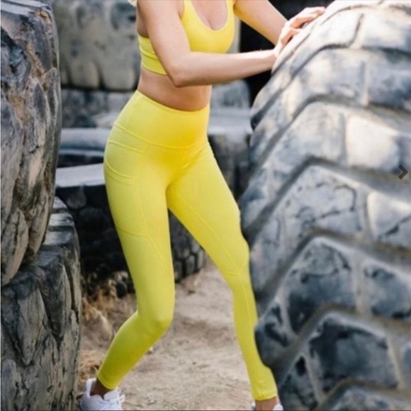 Zyia Metallic Neon Yellow Leggings Light N Tight With Pockets Size 0 - Picture 11 of 11